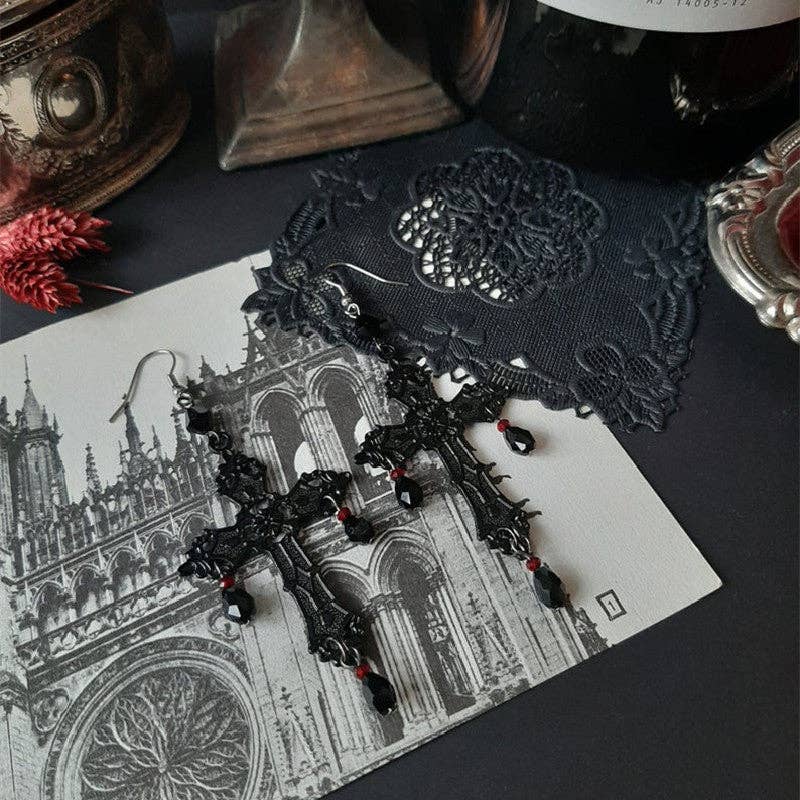 Boucles d'oreilles pendantes en forme de croix noire gothique