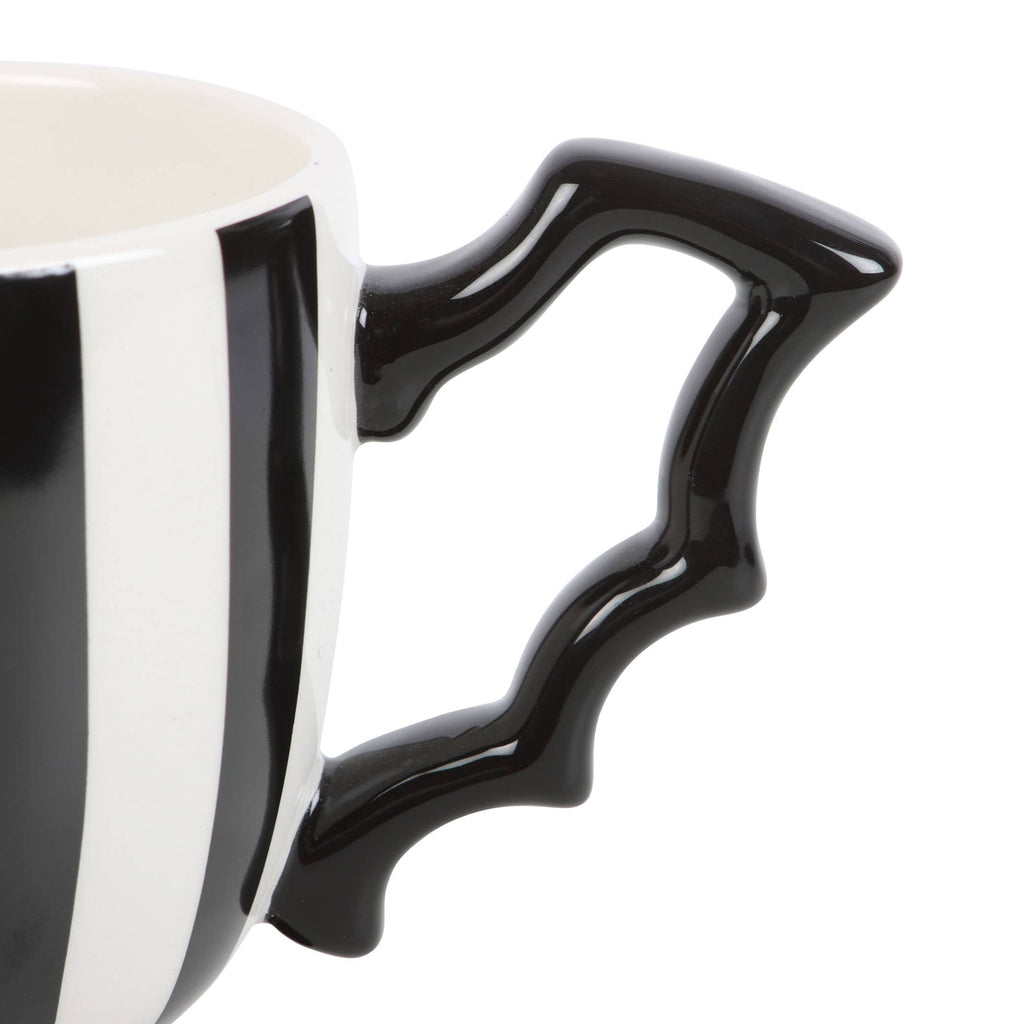 Tasse de thé d'Halloween à ailes de chauve-souris rayées gothiques