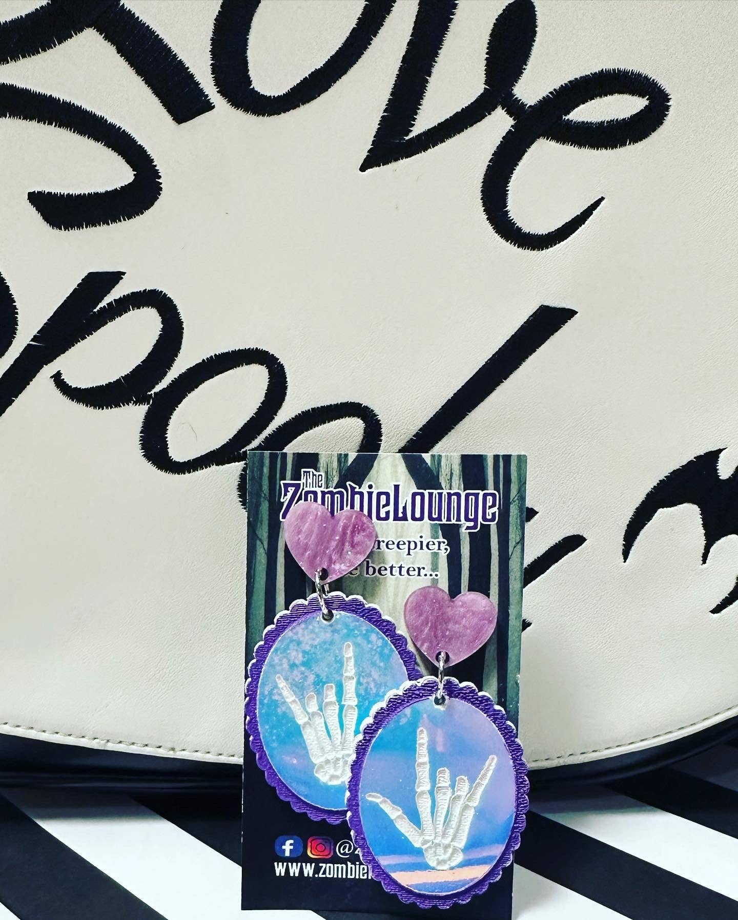 Boucles d'oreilles mains squelettes de la Saint-Valentin