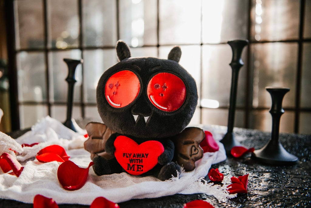 Romance Sauvage - Mothman en Peluche