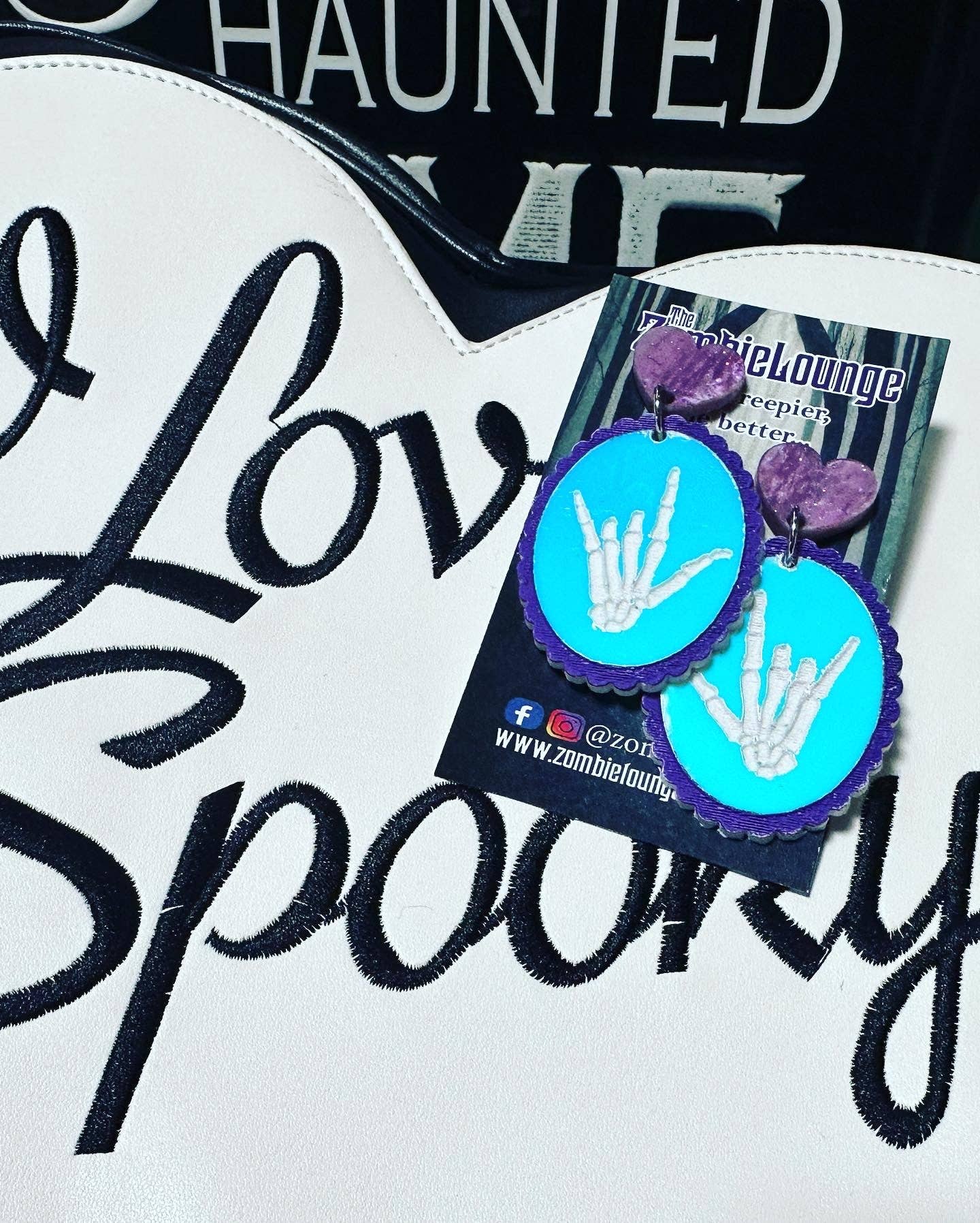 Boucles d'oreilles mains squelettes de la Saint-Valentin