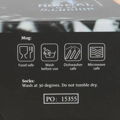 Ensemble de mugs et chaussettes Gothic Normal is an Illusion