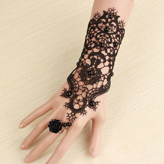 Bracelet en dentelle vintage avec anneau