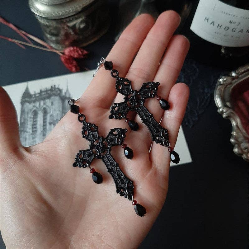 Boucles d'oreilles pendantes en forme de croix noire gothique